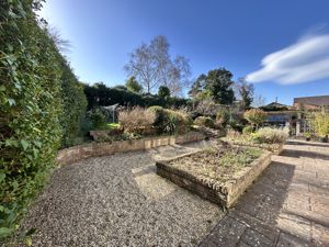 Photo 25- click for photo gallery